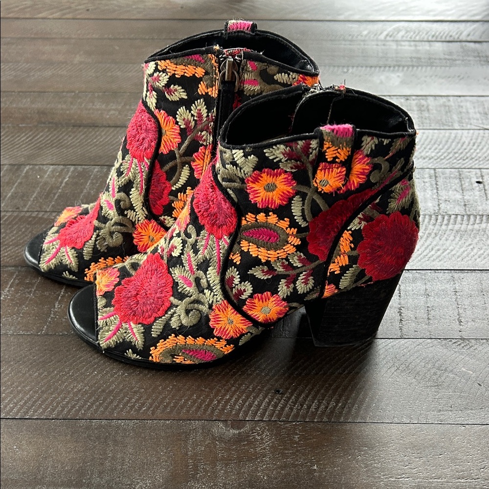 Crown Vintage Black and Multicolor Embroidered Ankle Boots - Picture 5 of 10